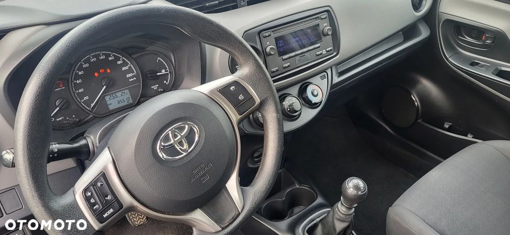 Toyota Yaris 1.5 Active - 10