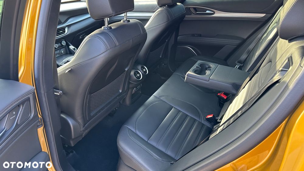 Alfa Romeo Stelvio 2.0 Turbo 16V AT8-Q4 Veloce Ti - 28