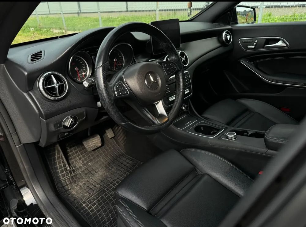 Mercedes-Benz CLA 250 4-Matic AMG Line - 20
