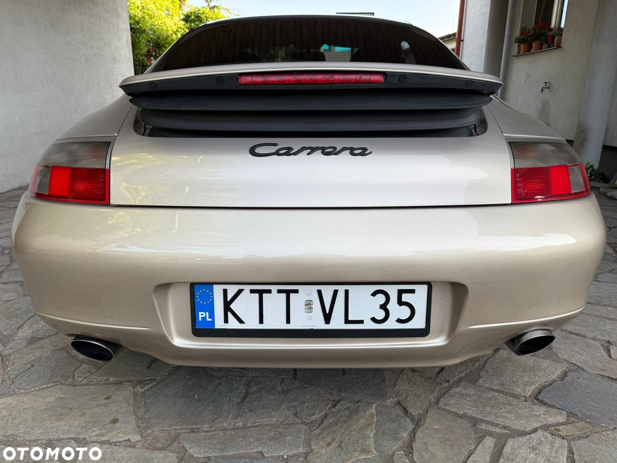 Porsche 911 Carrera - 8