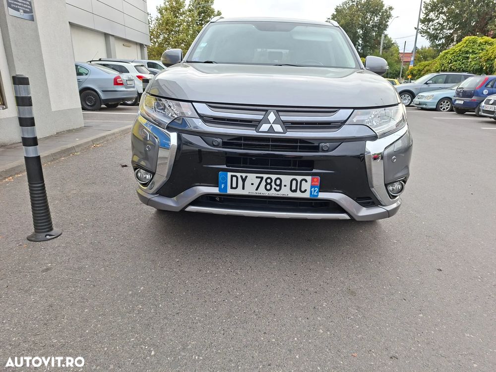 Mitsubishi Outlander 2.0 4WD Top - 8