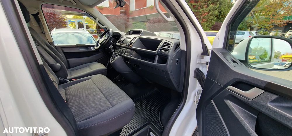 Volkswagen Caravelle - 10