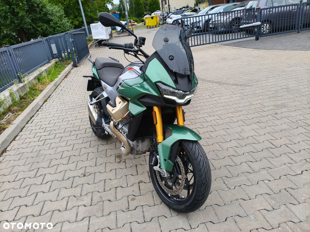 Moto Guzzi V100 Mandello - 1