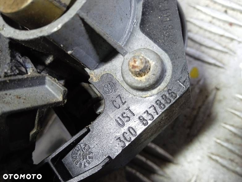 KLAMKA ZEWNĘTRZNA PRAWY PRZÓD VOLKSWAGEN PASSAT B6 - 3