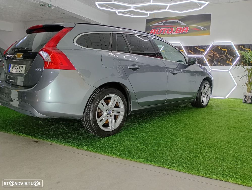 Volvo V60 2.0 D2 R-Design Momentum - 47