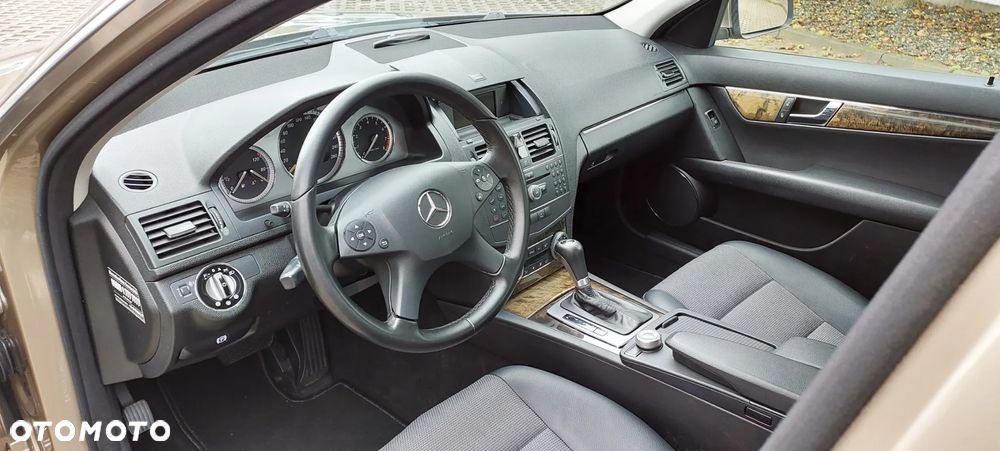 Mercedes-Benz Klasa C - 25