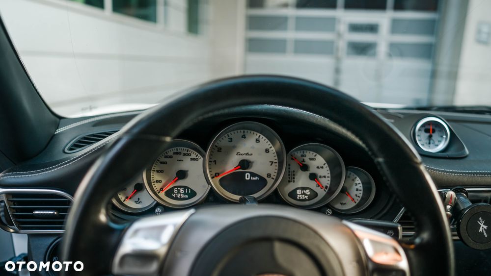 Porsche 911 - 24