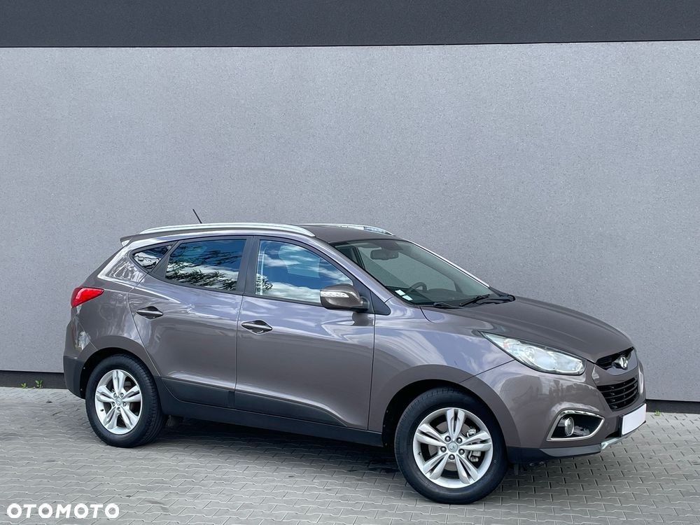 Hyundai ix35 2.0 CRDi 4WD Fifa World Cup Gold Edition - 11