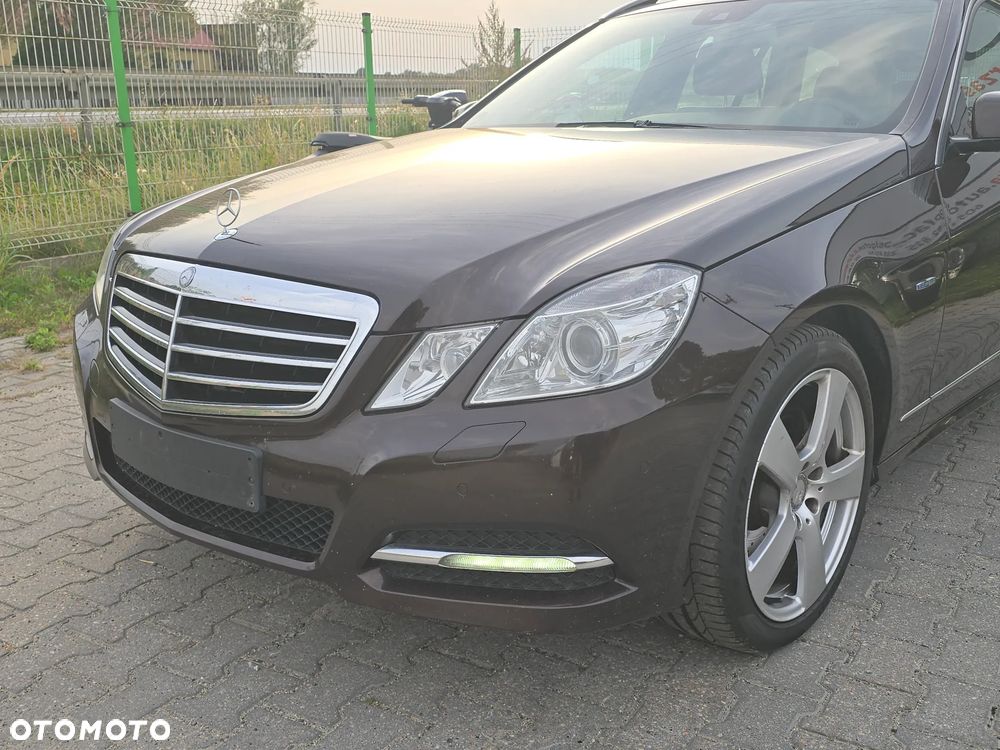 Mercedes-Benz Klasa E 200 CGI BlueEffICIENCY Avantgarde - 18