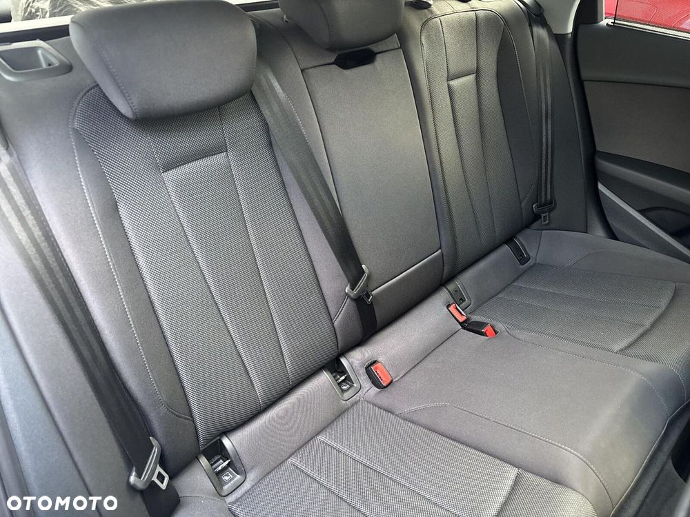Audi A4 Allroad - 33