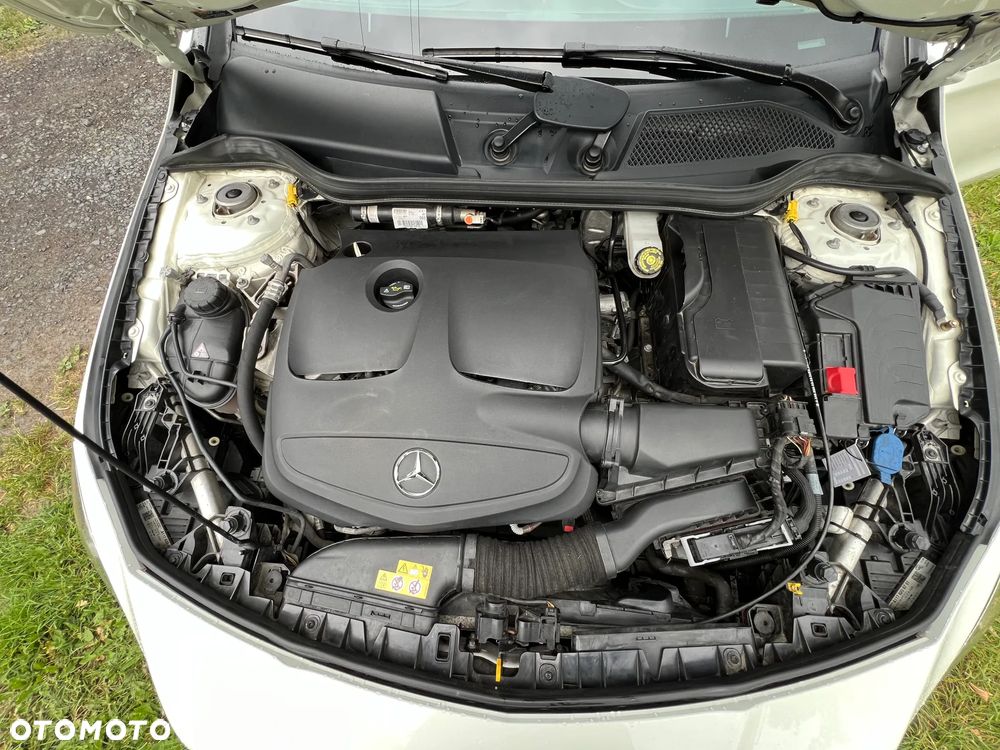 Mercedes-Benz CLA 200 7G-DCT AMG Line - 15