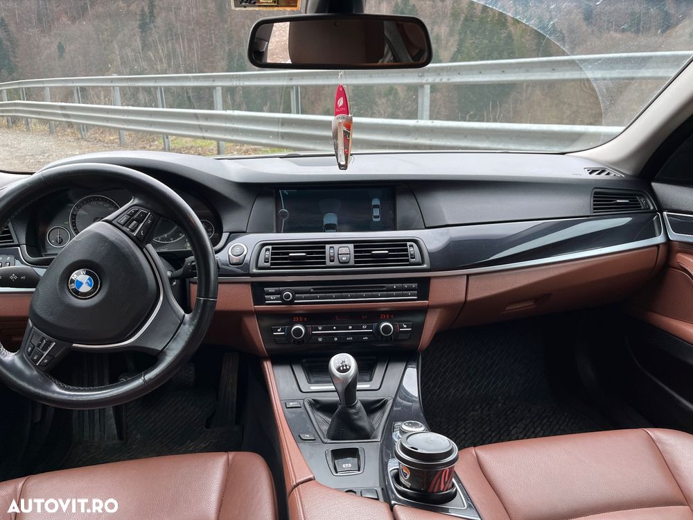 BMW Seria 5 520d EfficientDynamics Edition - 14