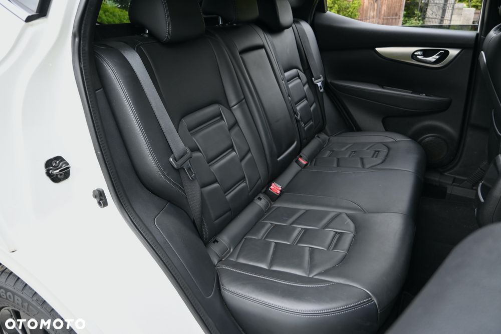 Nissan Qashqai 1.7 dCi 4x4 Tekna+ Xtronic - 30
