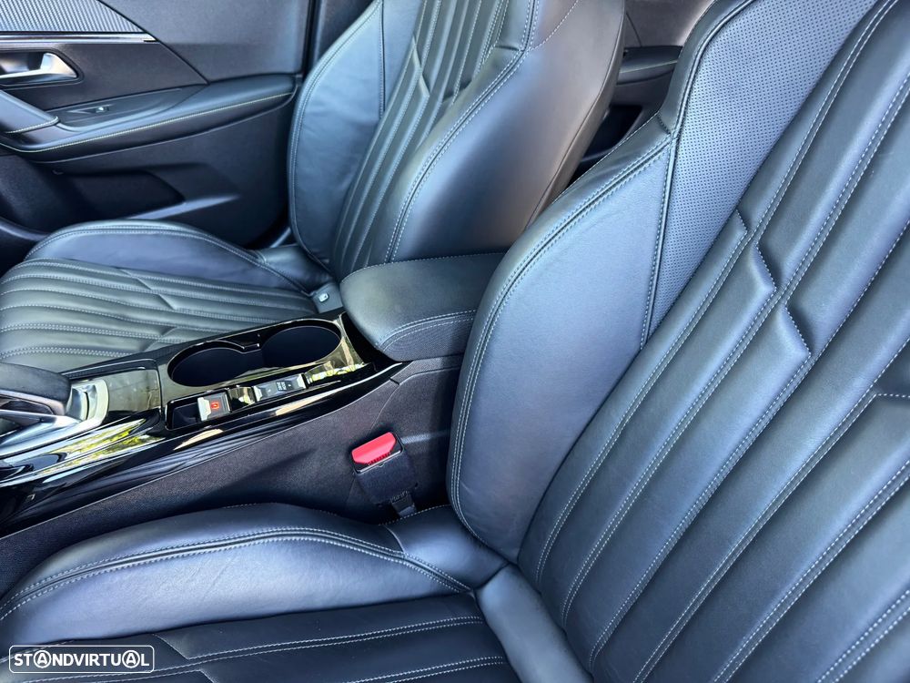 Peugeot e-2008 50 kWh GT - 34