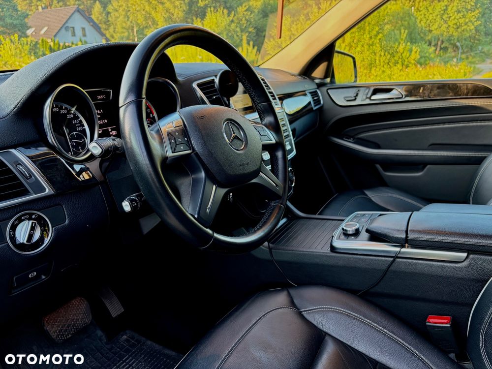 Mercedes-Benz ML - 21