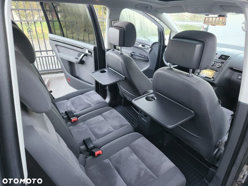 Volkswagen Touran 2.0 TDI Highline - 24