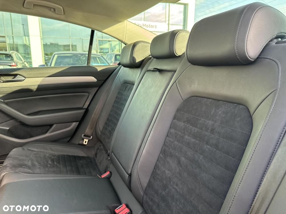 Volkswagen Passat - 15