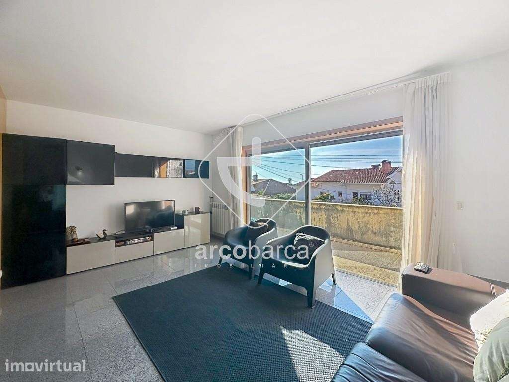 Apartamento T3 Duplex com Piscina em Condomínio Fechado – Moledo, Cami - Grande imagem: 3/24