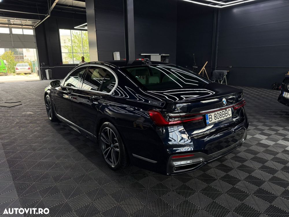 BMW Seria 7 745e - 4