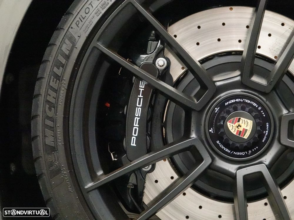Porsche 911 (992) Targa 4 GTS PDK - 11