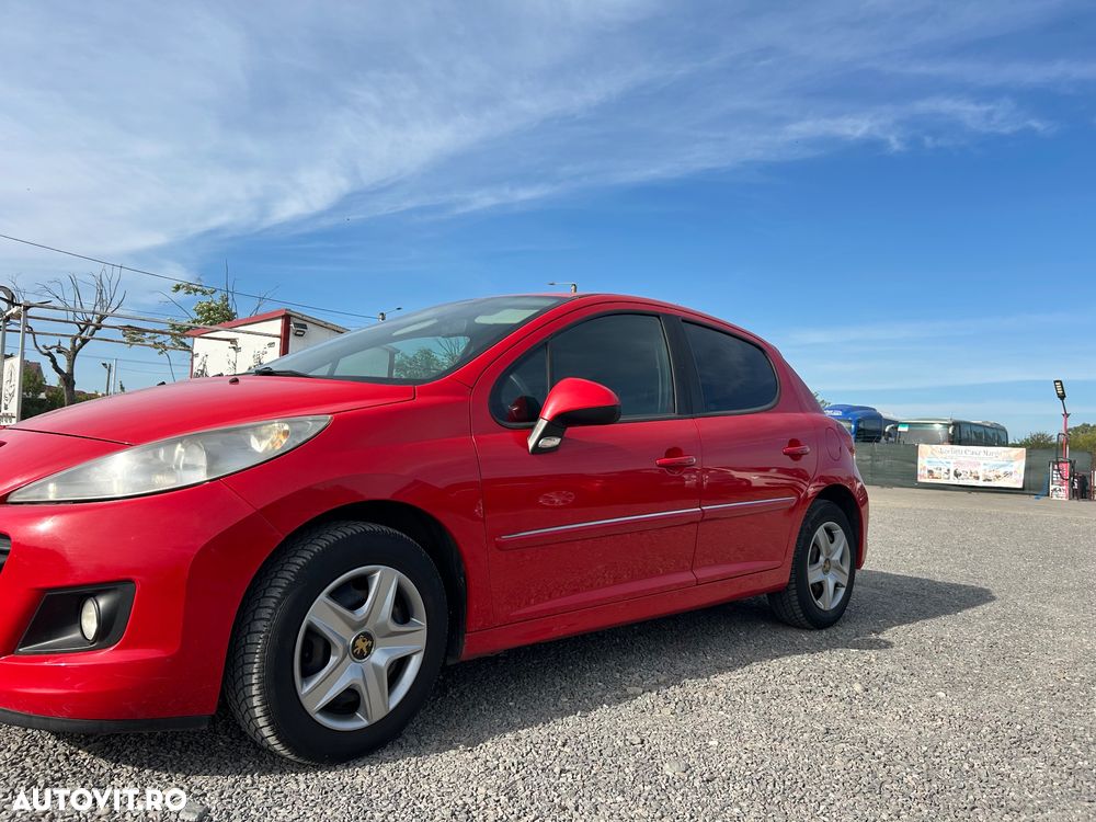 Peugeot 207 - 1