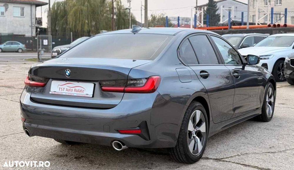 BMW Seria 3 320i AT - 8