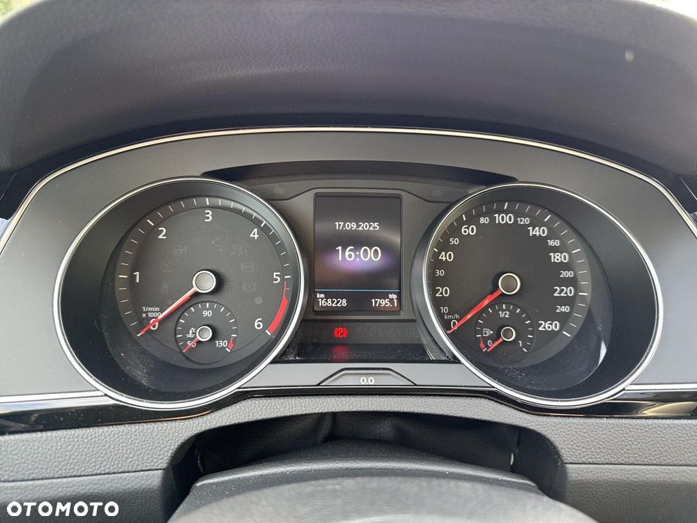 Volkswagen Passat 2.0 TDI EVO Business - 14