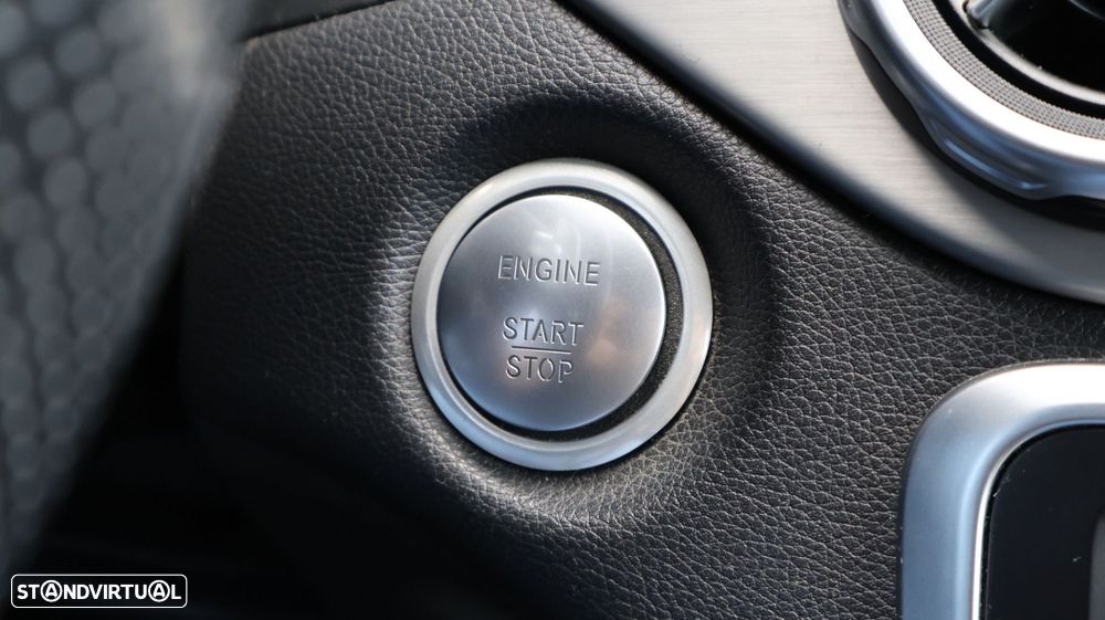 Mercedes-Benz GLA 220 - 25