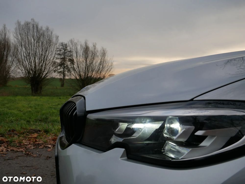 BMW Seria 3 320d MHEV - 10