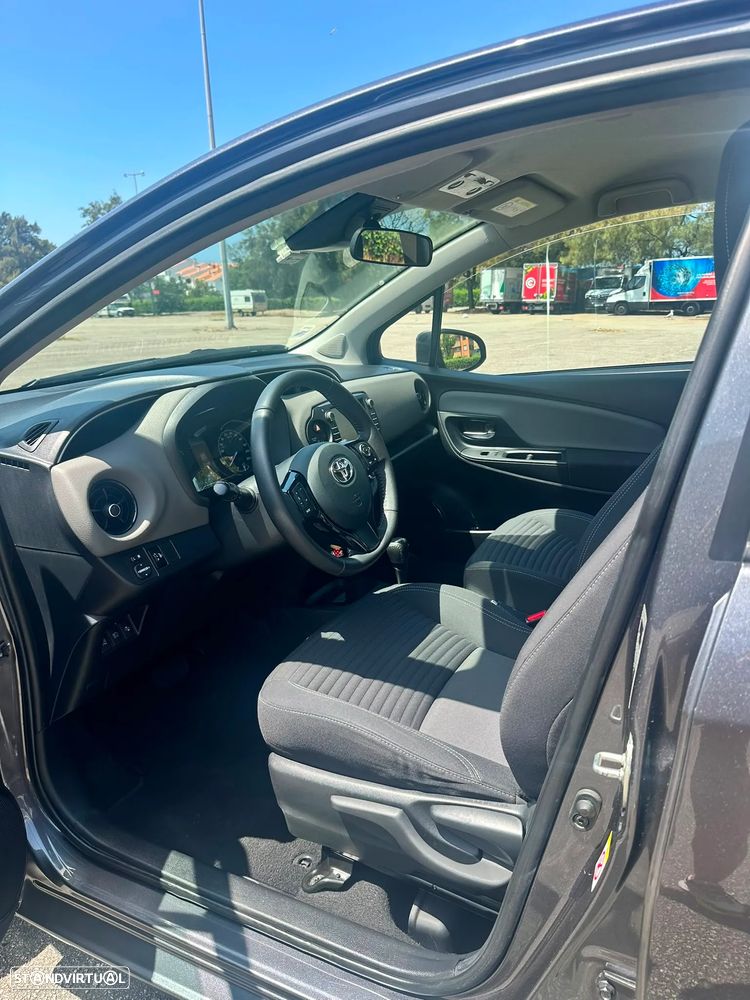 Toyota Yaris 1.5 HSD Comfort+P.Style - 12