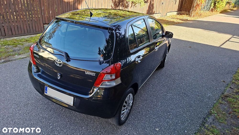 Toyota Yaris - 33