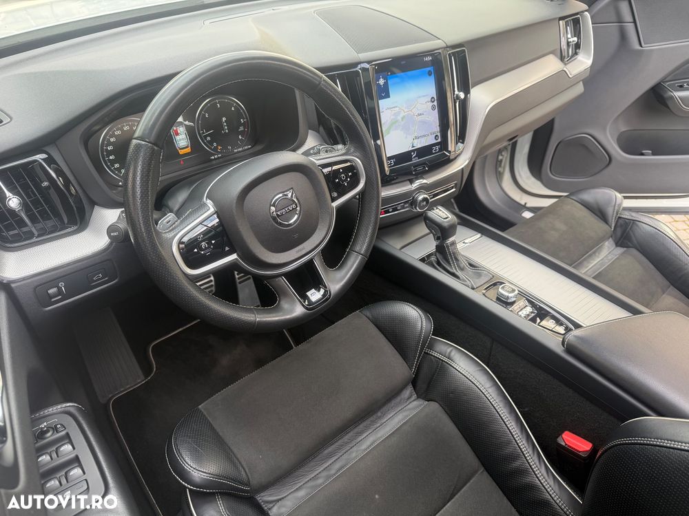 Volvo XC 60 D5 AWD R-Design - 10