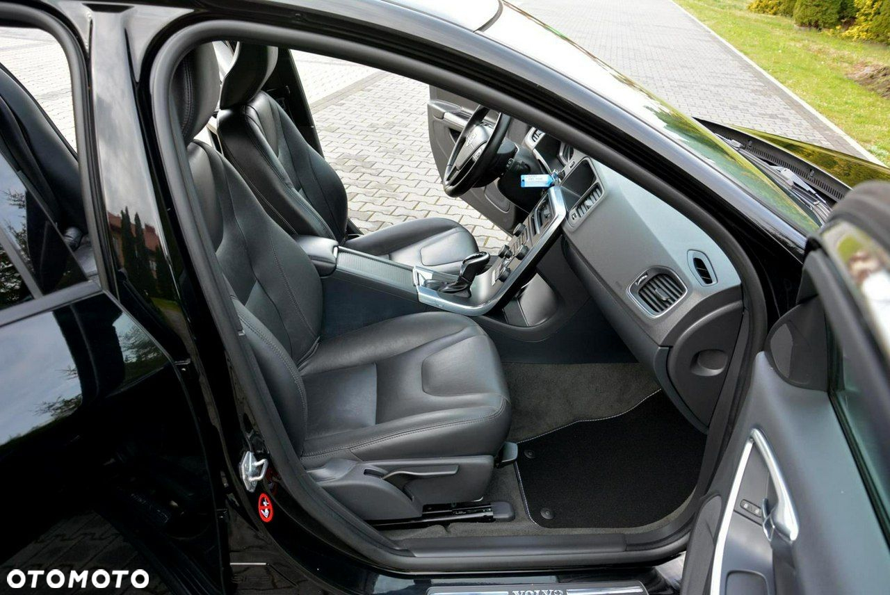 Volvo V60 D4 Geartronic Momentum Pro - 16