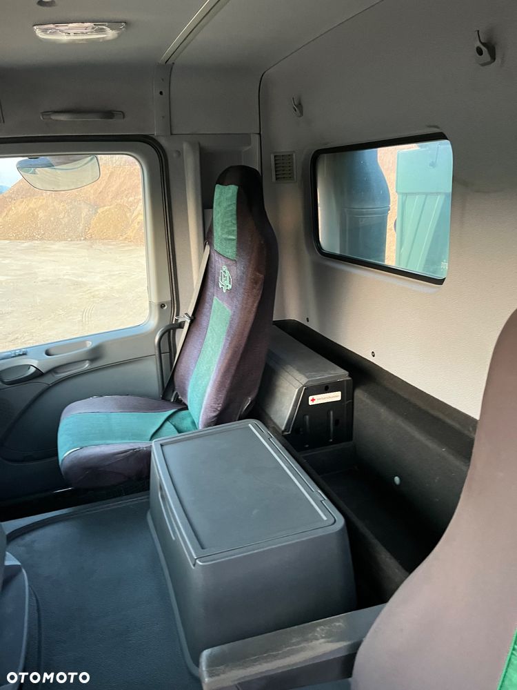 Mercedes-Benz Actros 3348 - 10