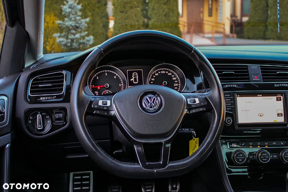 Volkswagen Golf 1.6 TDI BlueMotion Technology Allstar - 34