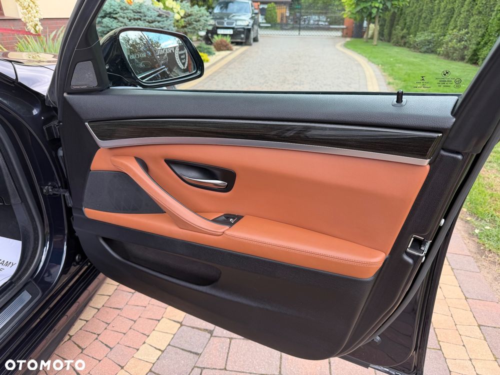 BMW Seria 5 520d xDrive M Sport Edition - 16