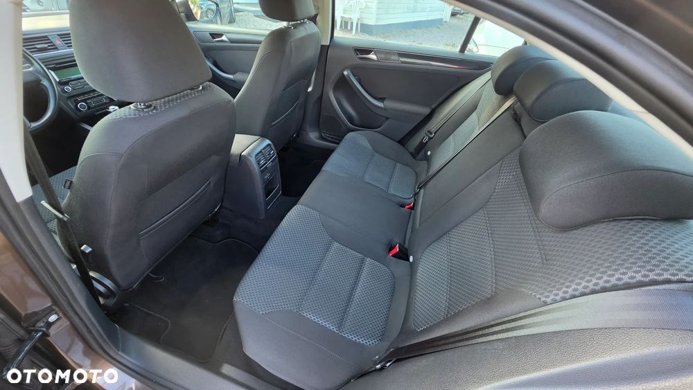 Volkswagen Jetta 1.2 TSI Comfortline Perfectline - 25