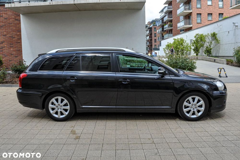 Toyota Avensis - 5
