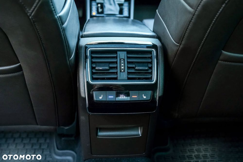 Skoda Superb 2.0 TDI 4x4 DSG L&K - 23