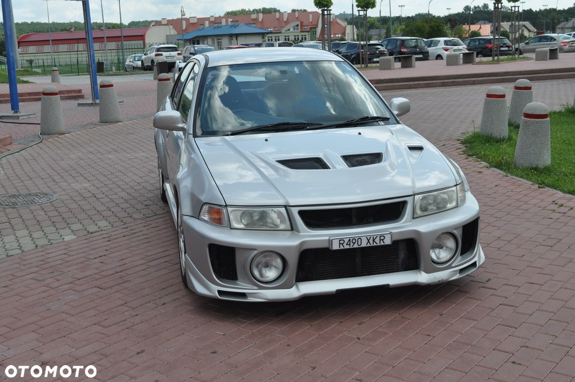 Mitsubishi Lancer Evolution IX - 3