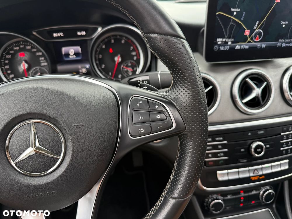Mercedes-Benz CLA 220 4Matic 7G-DCT AMG Line - 17