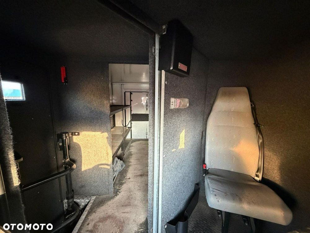 Volkswagen Transporter - 12