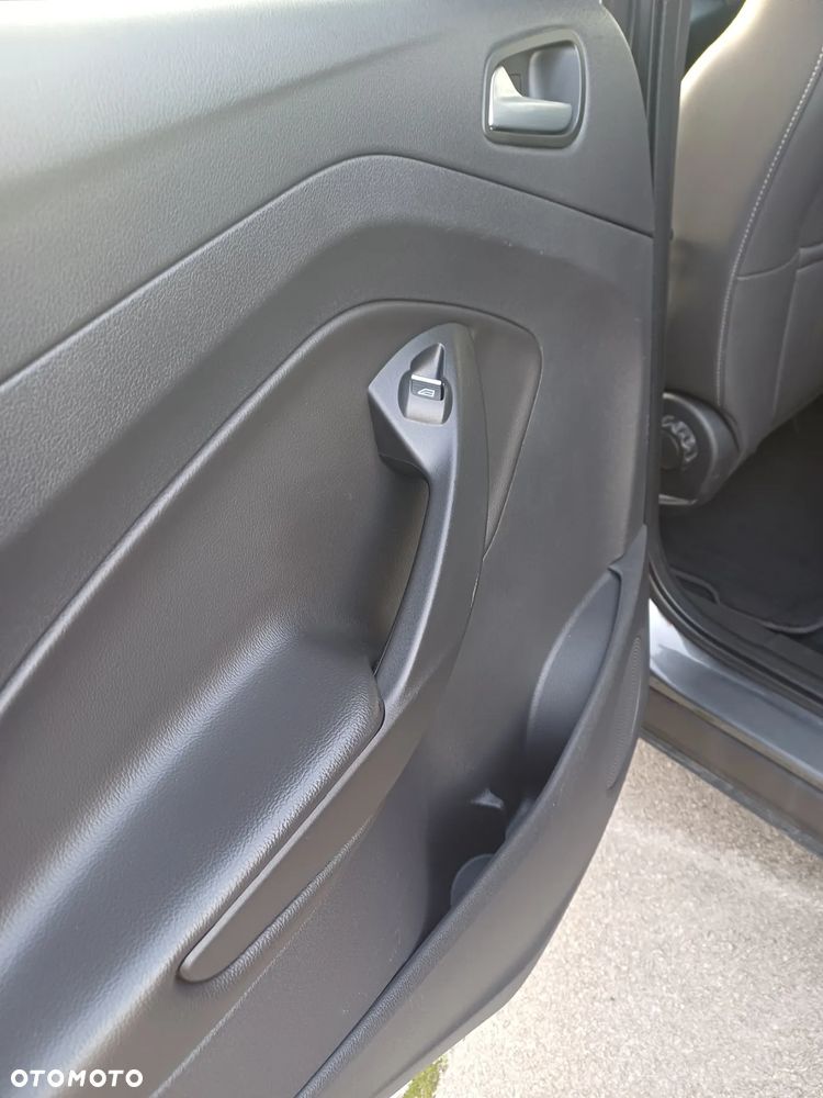 Ford Kuga 1.5 EcoBoost 2x4 Titanium - 22