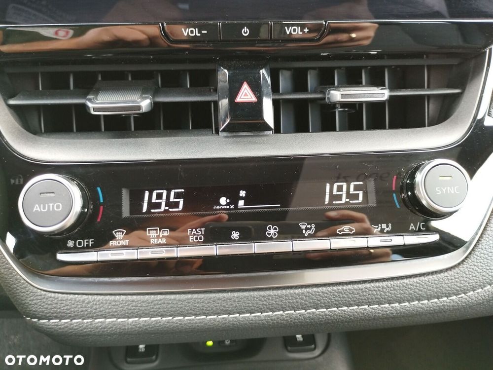 Toyota Corolla 1.8 Hybrid Style - 24