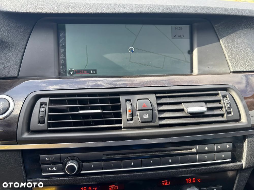 BMW Seria 5 528i - 15