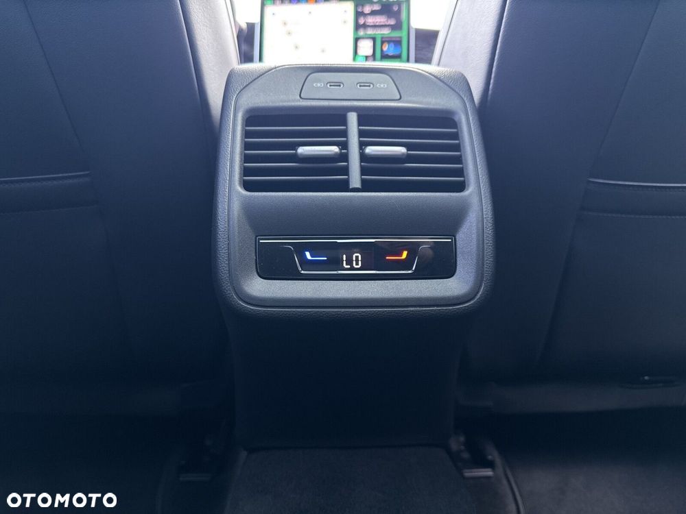 Volkswagen Passat Variant 2.0 TDI EVO Elegance DSG - 17