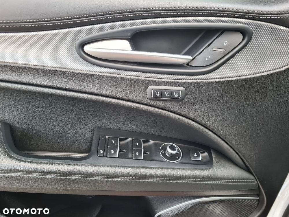 Alfa Romeo Stelvio 2.0 Turbo B-Tech Edition Q4 - 11