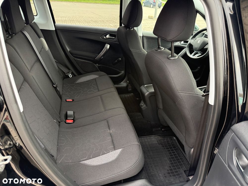 Peugeot 2008 PureTech 82 Style - 24