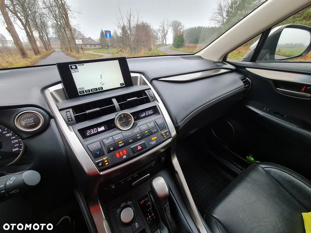 Lexus NX 200t Prestige AWD - 8