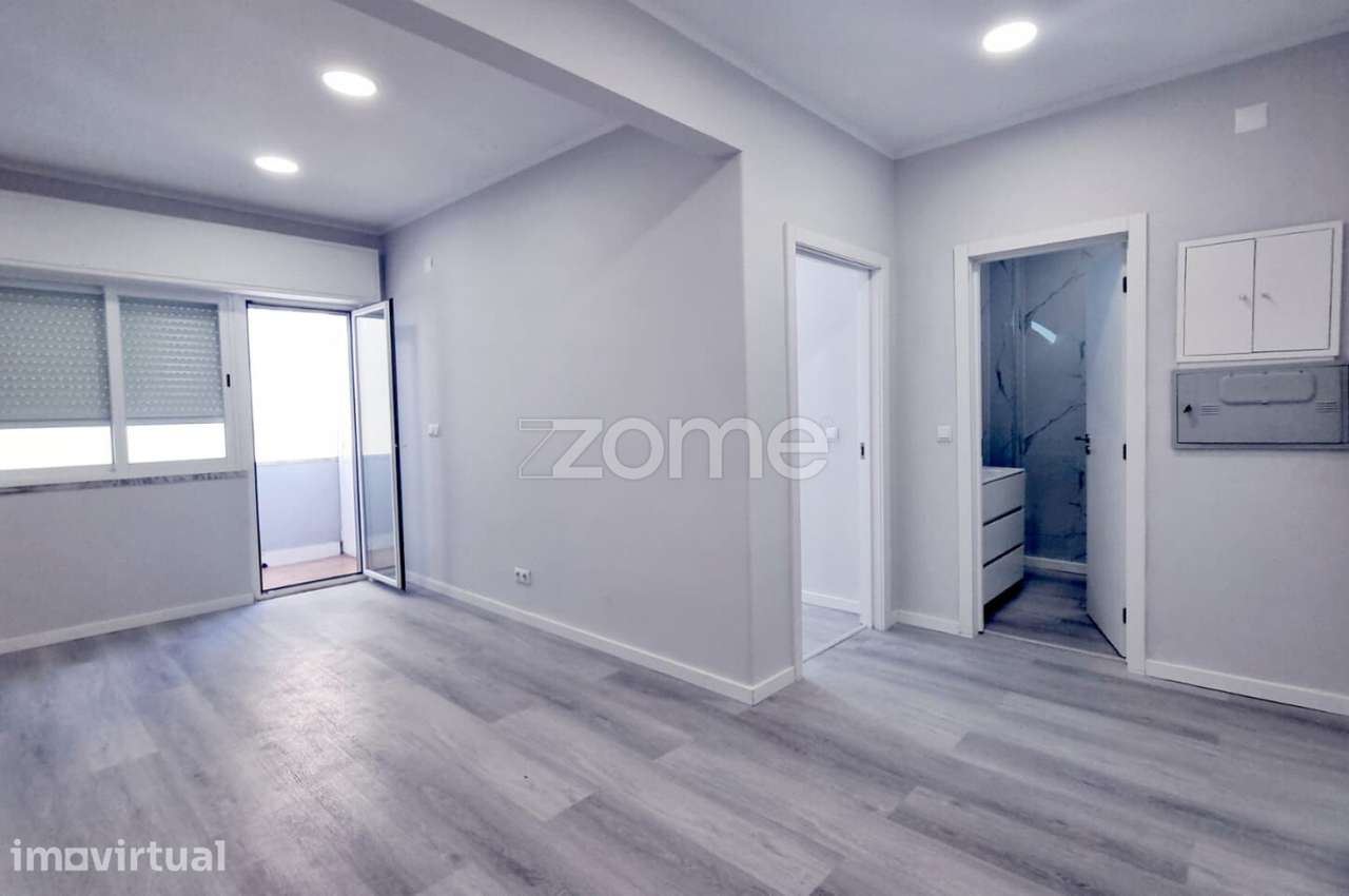 T1 Remodelado na Amadora, Junto à Estação - Grande imagem: 5/16